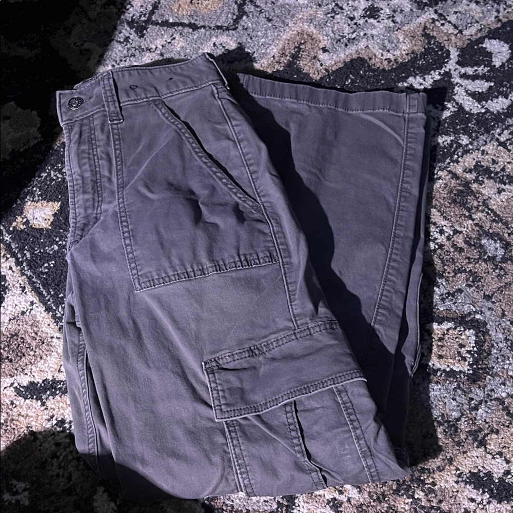 Hollister Women’s Gray Cargo Pants